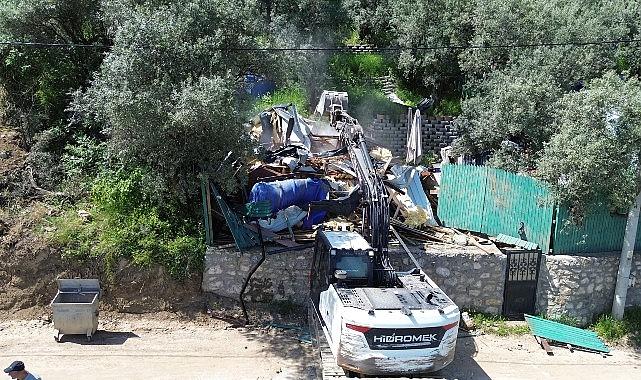 İznik'te Yıkımlar Devam Ediyor
