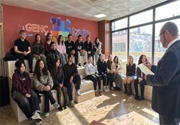 İzmir Büyükşehir Belediyesi gençlerin sanat yolculuğunu destekliyor