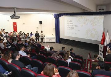 "İzmir'i teknolojiyi ihraç eden bir kente dönüştürmek için çalışıyoruz"