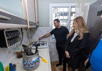 Ulubatlı'da ilk doğal gaz ateşi yandı