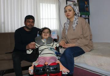 SMA Tip 1 Hastası küçük İkranur zamanla yarışıyor: Tedavi için son yarım kilo kaldı - Videolu Haber