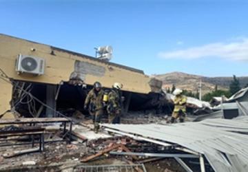 İzmir İtfaiyesi göçük altında kalan yurttaşı kurtardı