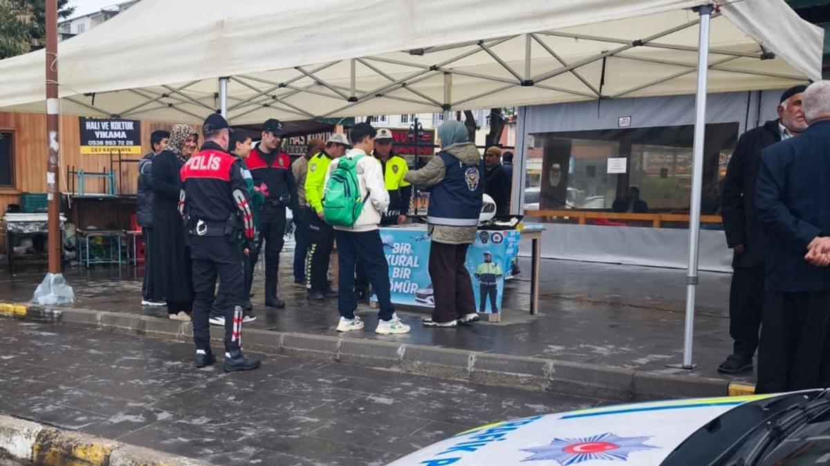 ‘Bir Kural Bir Ömür’ Kampanyası Kahta’da trafik bilincini artırdı