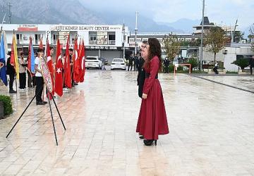 Kemer'de Öğretmenler Günü töreni