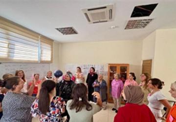 Örnekköy Kadın Dayanışma Merkezi'nde yabancı dil kursları başladı