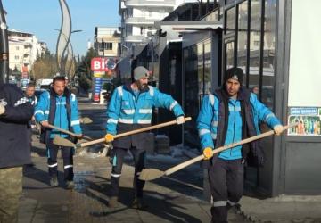 Adıyaman Belediyesi’nden yaya ve trafik güvenliği için kar mesaisi - Videolu Haber