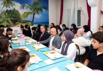 Vali Osman Varol, Fen Lisesi öğrencileriyle bir araya geldi