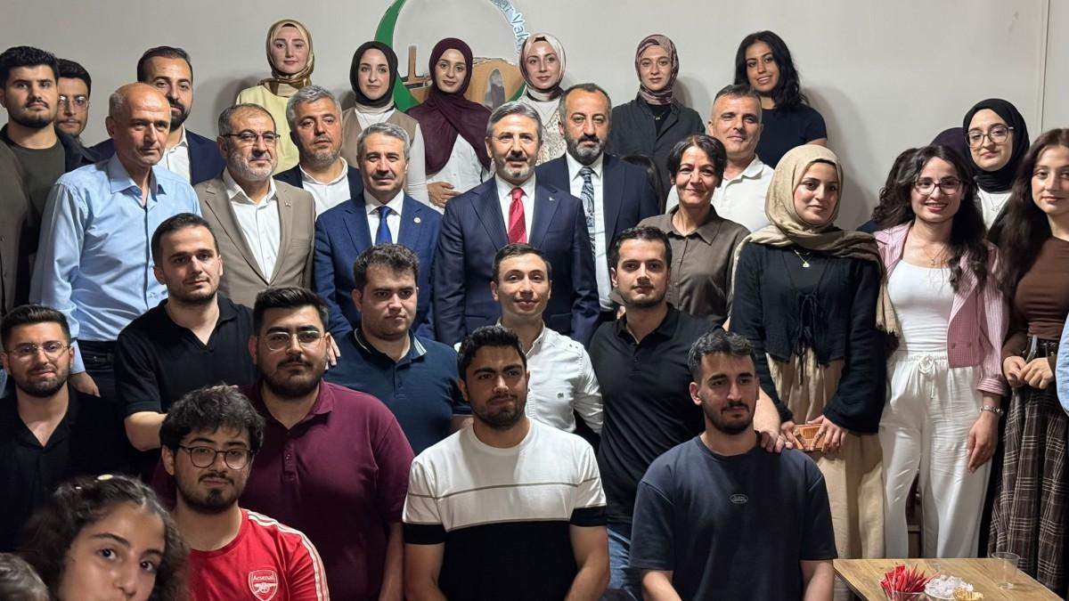 AK Parti’li Alkayış, Adıyamanlılar Vakfı mezuniyet programına katıldı