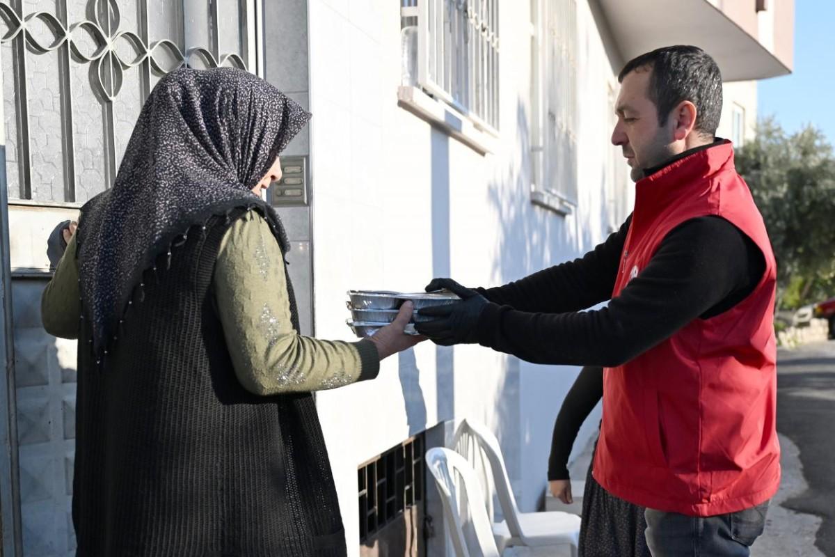 Mersin Büyükşehir Ramazan’da İhtiyaç Sahiplerinin Yanında