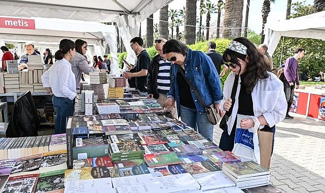 İZKİTAP öğrencilerin buluşma noktası oldu