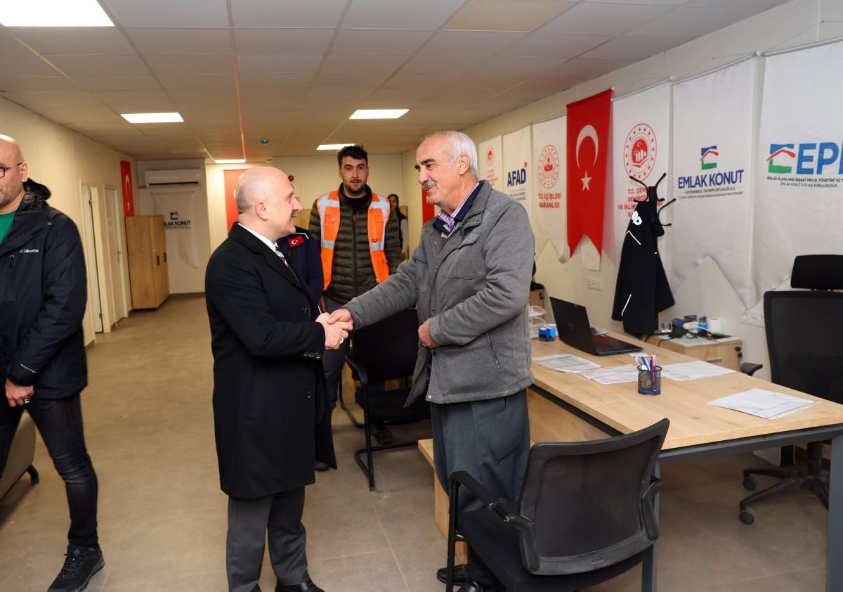 Vali Osman Varol, İndere’de Anahtarlarını Alan Vatandaşlarla Buluştu