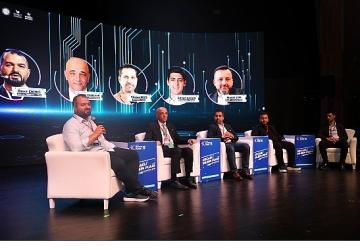 Bilişim Fuarı'nda sporun dijital dönüşümü konuşuldu