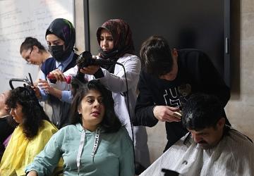 Güvenli, Çağdaş ve Sıcak bir Pencereden Yansıyanlar