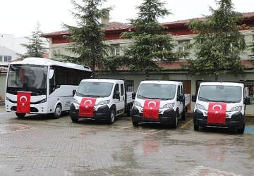 Edremit Belediyesi 8 yeni aracı hizmete sundu