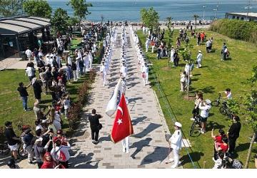19 Mayıs Ruhu Kadıköy Sokaklarında