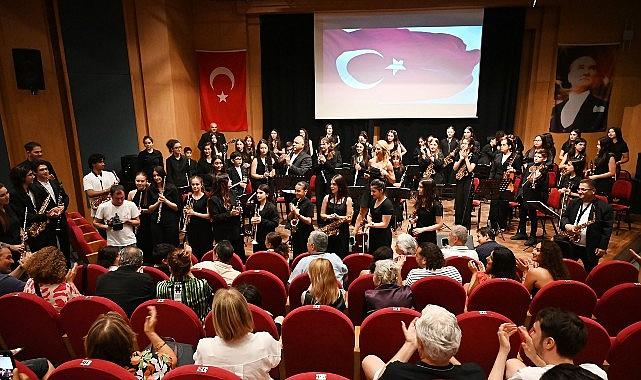 Onkoloji bölümündeki çocuklar için iyilik konseri