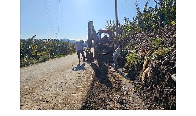 Büyükşehir Alanya'nın kırsal yollarında çalışıyor