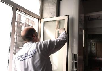 Maltepe'de İbadethaneler düzenli temizleniyor