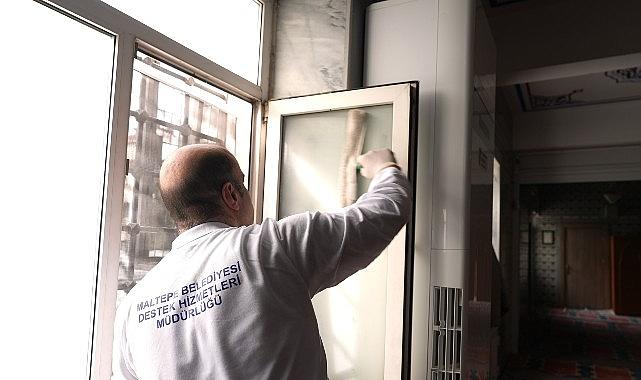 Maltepe'de İbadethaneler düzenli temizleniyor