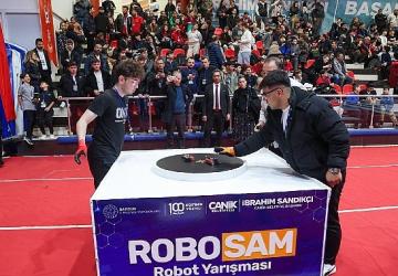 Canik'te Genç Mucitler Robotlarıyla Sahneye Çıkıyor