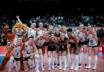 Eczacıbaşı Dynavit'ten evinde net galibiyet