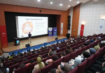 ADYÜ'de "Bilimde ve Sanatta Yaratıcılık" konulu konferans düzenlendi