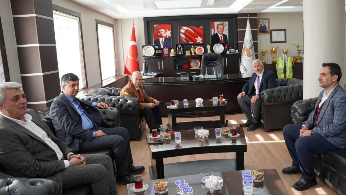 Belediye Başkanı Mehmet Can Hallaç, Yavuz Donat’ı Kahta’da ağırladı