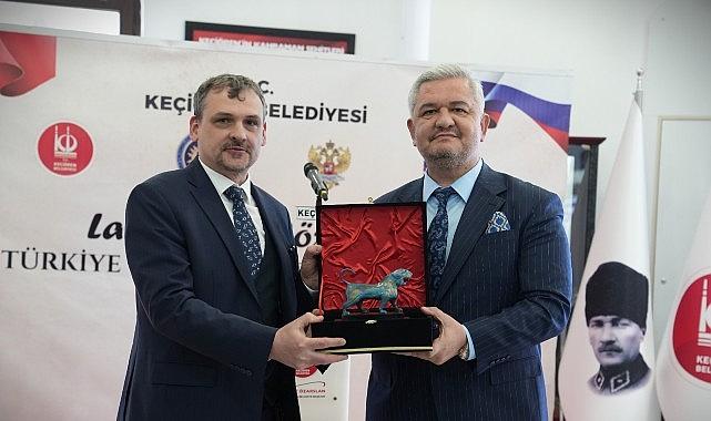 Estergon Türk Kültür Merkezi'nde “Cumhuriyet'in Doğuşu" Resim Sergisi Açıldı