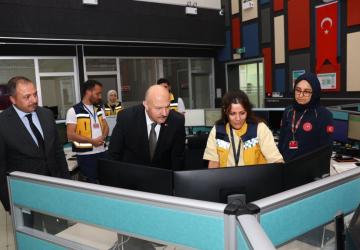 Vali Küçük, 112 Acil Çağrı Merkezi’nde incelemelerde bulundu
