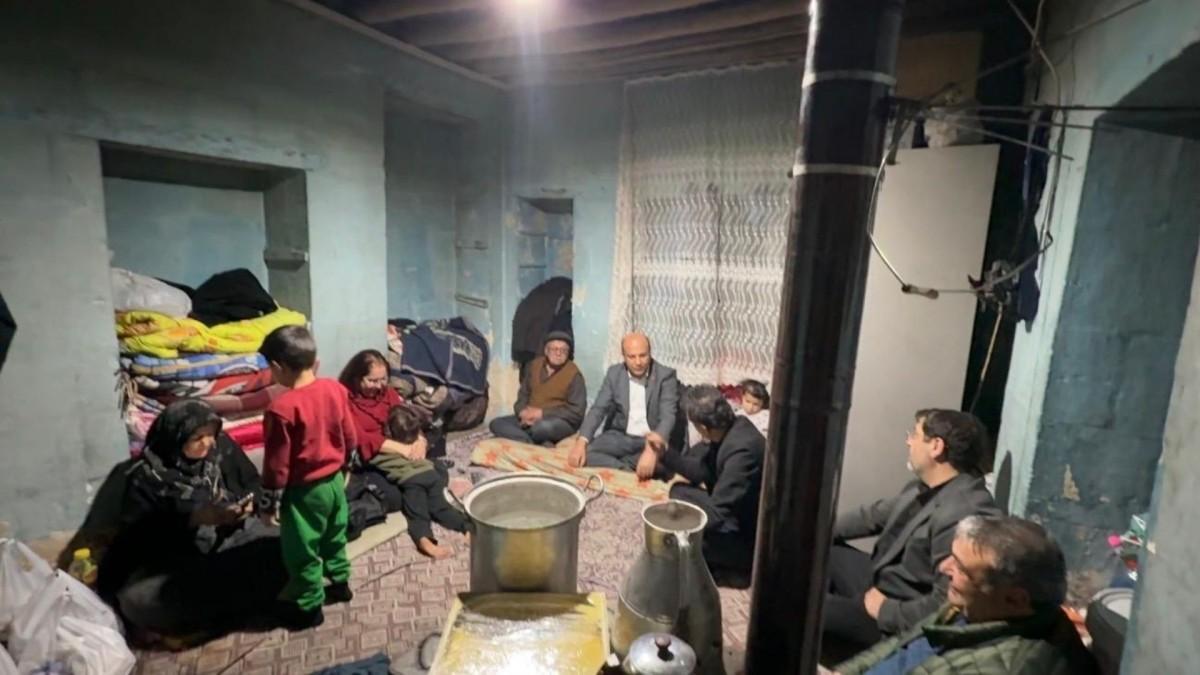 Vakkas Acar’dan Fatma Şahin’e: ‘Villalarınızda oturup devasa kongre merkezleri projelendirirken, bu çocuklar aç yatıyor’ - Videolu Haber