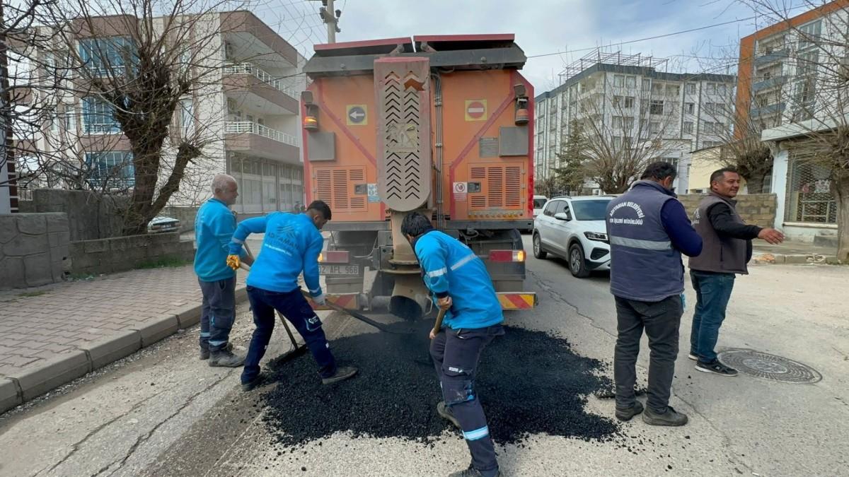 Yeşilyurt Mahallesi’nde altyapı sonrası zarar gören İbrahim Dede Caddesi onarılıyor