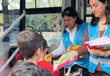 Başkan Tutdere’den çocuklara 23 Nisan hediyesi: 300 boyama setini öğrenciler ulaştırıldı - Videolu Haber