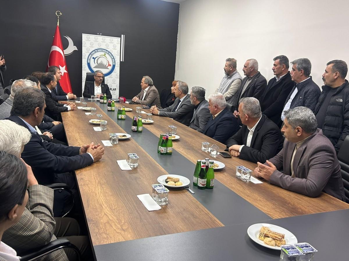 CHP’li Politika Kurulu Başkanlarından Adıyaman Esnaf Odası’na Ziyaret