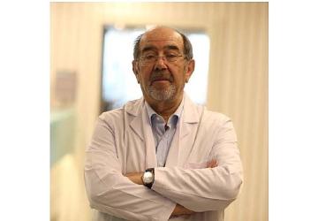 Alzheimer hastalarına yaklaşımda empati ve sabır önemli!