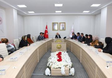 Vali Osman Varol İş Arayan Vatandaşları Kabul Etti