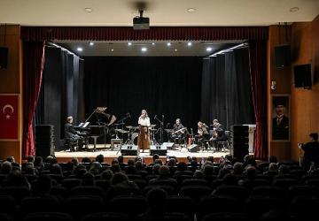 33. Adalet ve Demokrasi Haftası Fide Köksal Konseriyle Sona Erdi