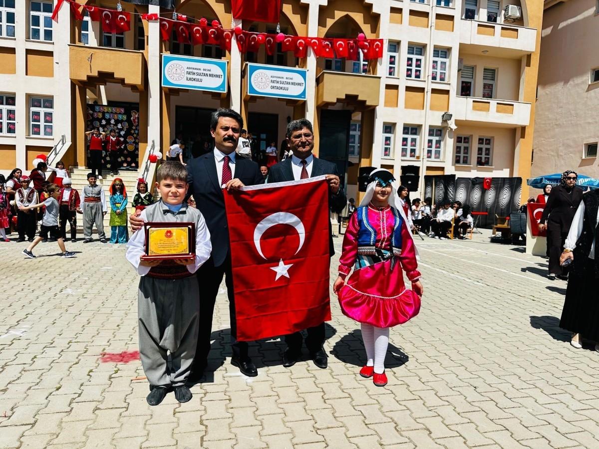 Besni’de 23 Nisan kutlamaları renkli görüntülere sahne oldu