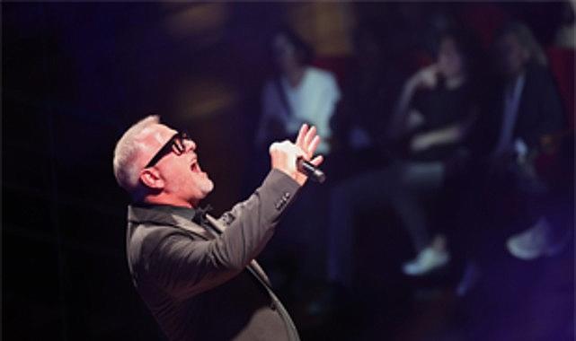 Luca Minnelli İzmir'de büyüledi