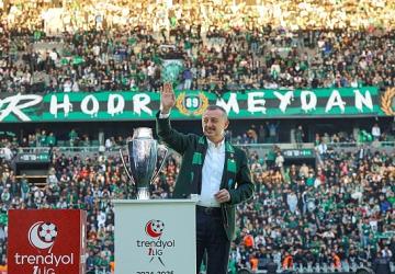 Başkan Büyükakın'dan 3 puana 3'lü kutlama!