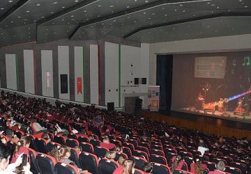 1. Lefkoşa Çocuk Tiyatrosu Şenliği “Sesler Ülkesi" Oyunuyla Başladı