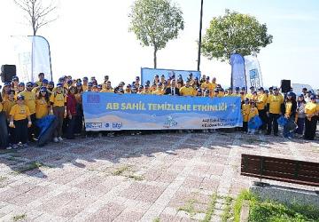 Kadıköy'de sahil temizliği