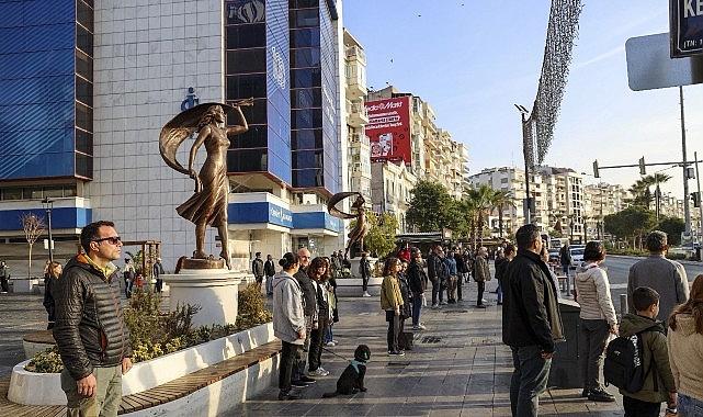 Binlerce Karşıyakalı “Ata'ya Saygı Zinciri" oluşturacak