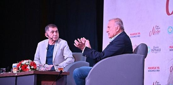 Murathan Mungan Manisa'da Sanatseverlerle Buluştu