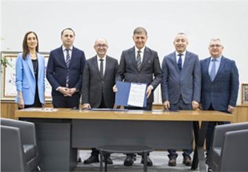 Başkan Tugay'dan tarihi imza