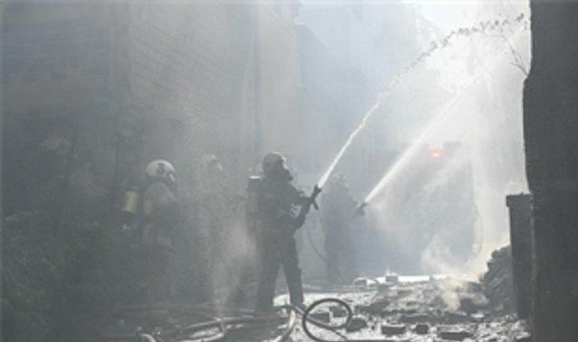 Konak'ta bina yangını kontrol altına alındı