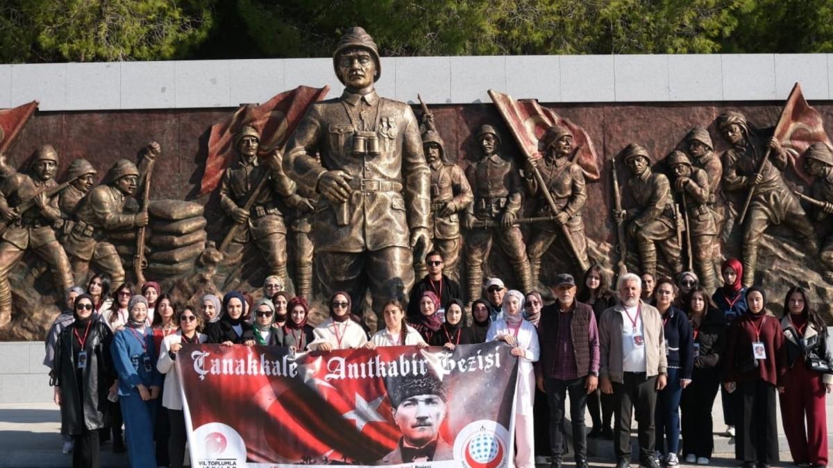 Hedef Kızılelma Derneği, gençleri Çanakkale ve Ankara’da milli değerlerle buluşturdu - Videolu Haber