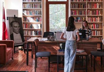 Buca'daki tarihi köşk çocuklar için bilgi yuvası oldu