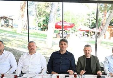 Kartepe'de Hizmetler Muhtarlarla Masaya Yatırıldı