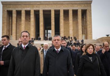 CHP Genel Başkanı Özgür Özel’den İsmet İnönü anması