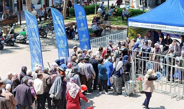 Başkan Çerçioğlu'nun Öncülüğünde Ata Tohumlarından Üretilen Fideler Vatandaşlarla Buluşuyor